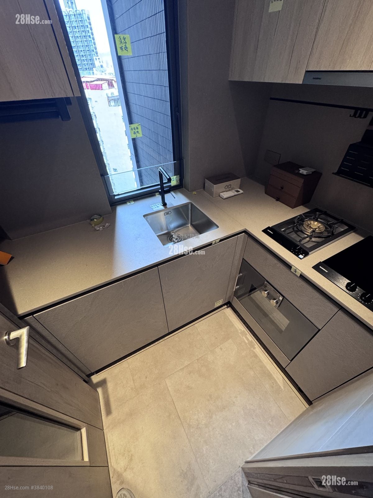 101 Kings Road Rental 3 Bedrooms , 1 Bathroom 549 ft²