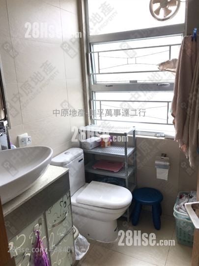 Mei Foo Sun Chuen Sell 3 Bedrooms 748 ft²