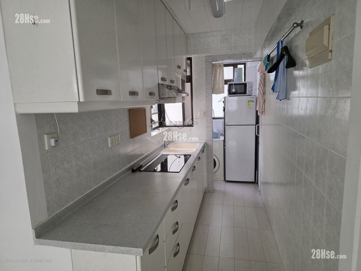 Hoi Ming Court Rental 2 Bedrooms , 1 Bathroom 483 ft²