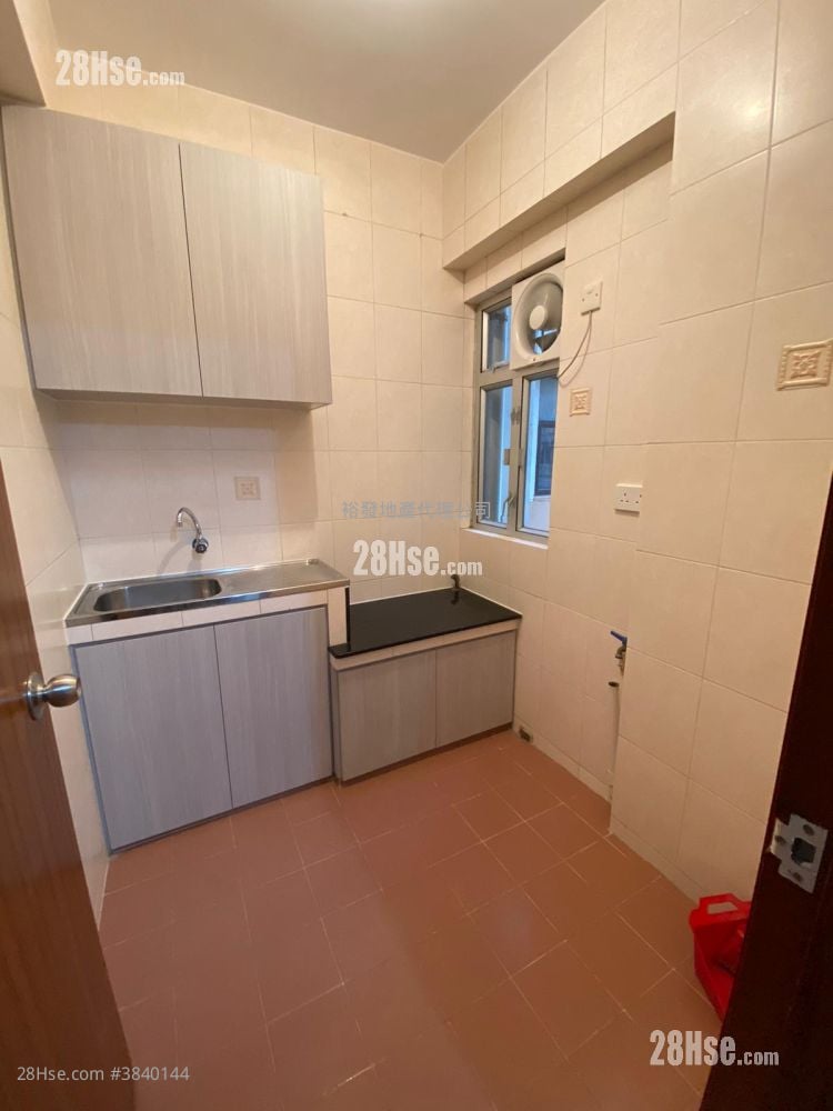 Cosmopolitan Estates Rental 2 Bedrooms 325 ft²