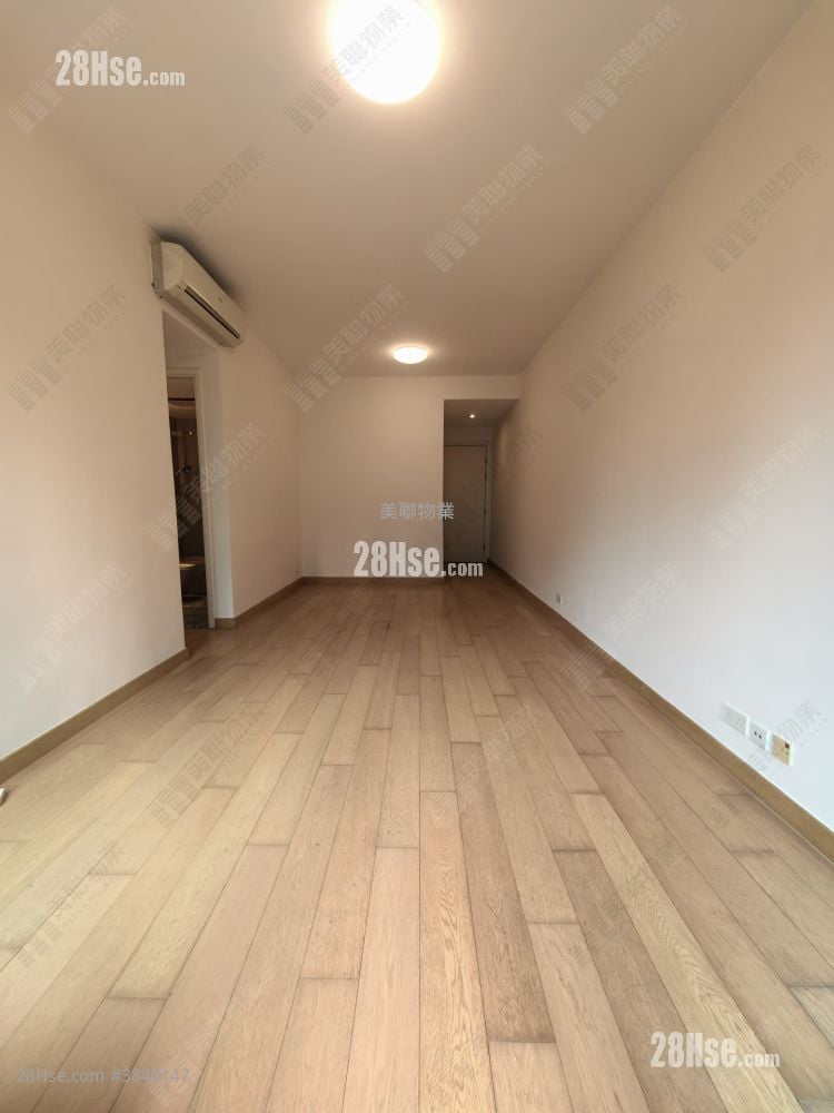 Capri Rental 3 Bedrooms , 2 Bathrooms 829 ft²