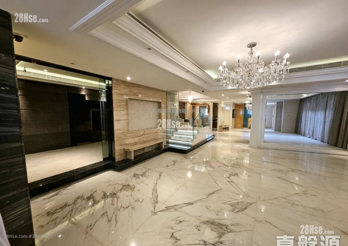 Silver Crest Sell 5+ Bedrooms 3,256 ft²
