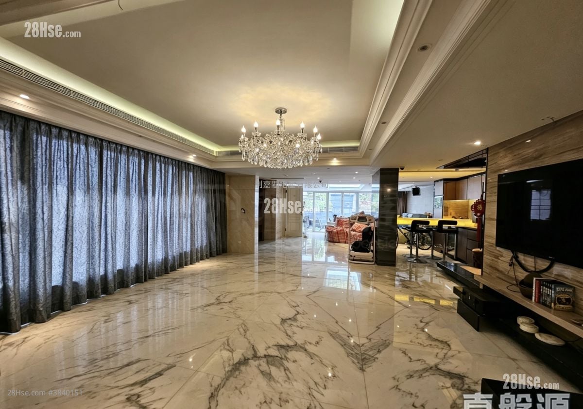 Silver Crest Sell 5+ Bedrooms 3,256 ft²