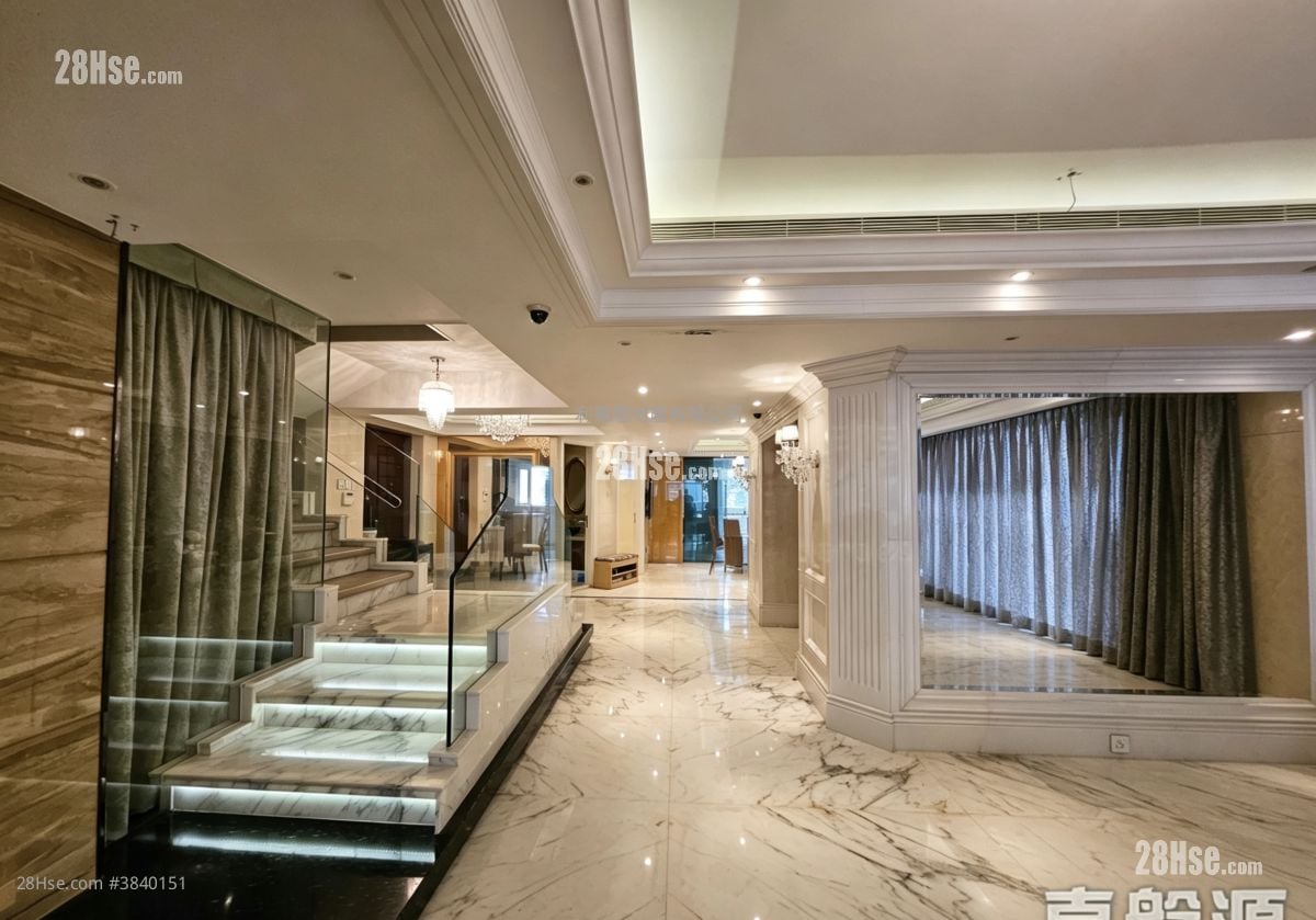 Silver Crest Sell 5+ Bedrooms 3,256 ft²