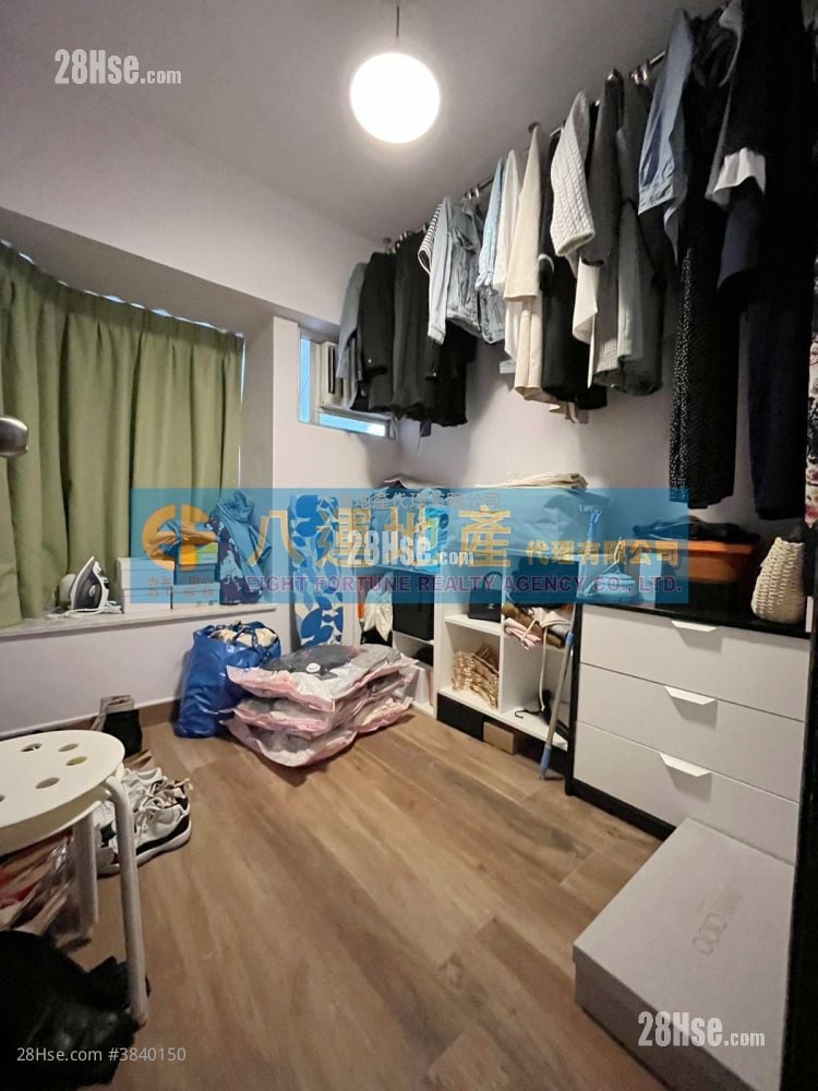 Po On Court Rental 2 Bedrooms , 1 Bathroom 344 ft²