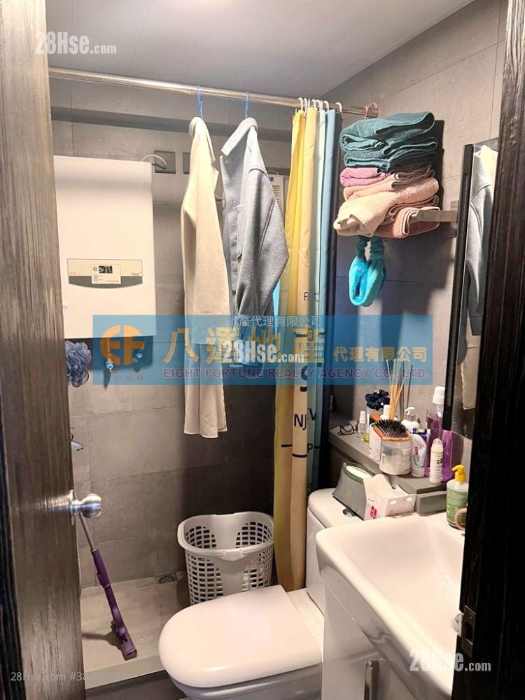 Po On Court Rental 2 Bedrooms , 1 Bathroom 344 ft²