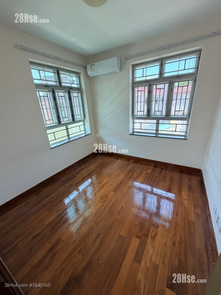 Village Rental 3 Bedrooms , 1 Bathroom 700 ft²