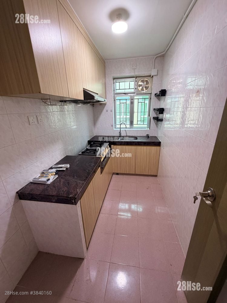 Village Rental 3 Bedrooms , 1 Bathroom 700 ft²