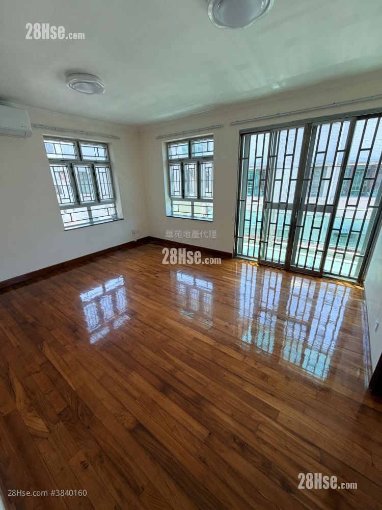 Village Rental 3 Bedrooms , 1 Bathroom 700 ft²