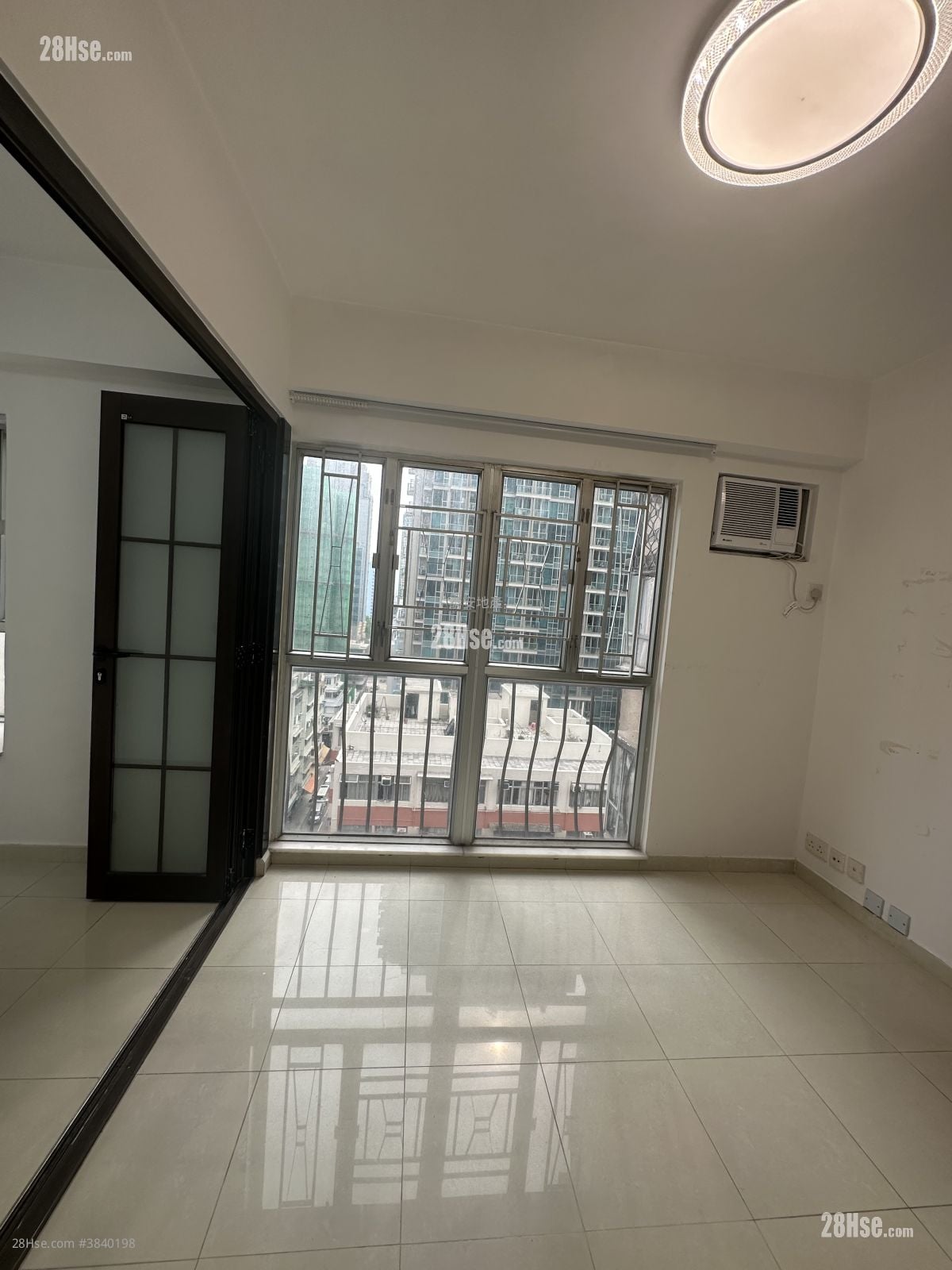 Apartment Rental 2 Bedrooms , 1 Bathroom 244 ft²