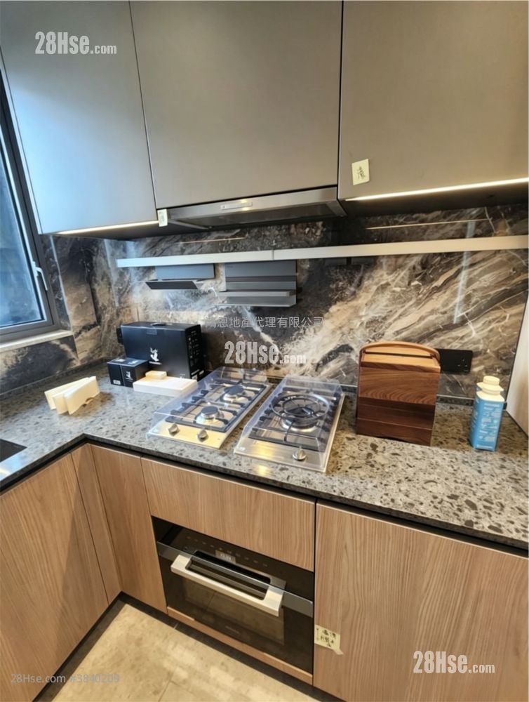 In One Rental 2 Bedrooms , 1 Bathroom 591 ft²