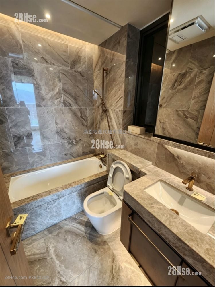 In One Rental 2 Bedrooms , 1 Bathroom 591 ft²