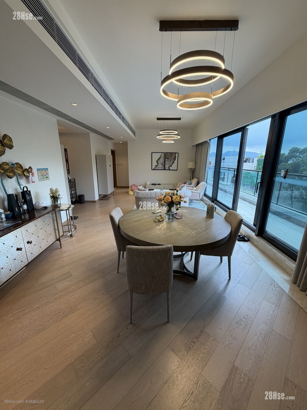 St.moritz Sell 4 Bedrooms , 3 Bathrooms 1,519 ft²