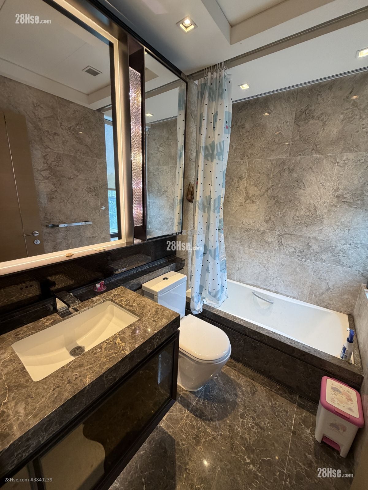 St.moritz Sell 4 Bedrooms , 3 Bathrooms 1,519 ft²