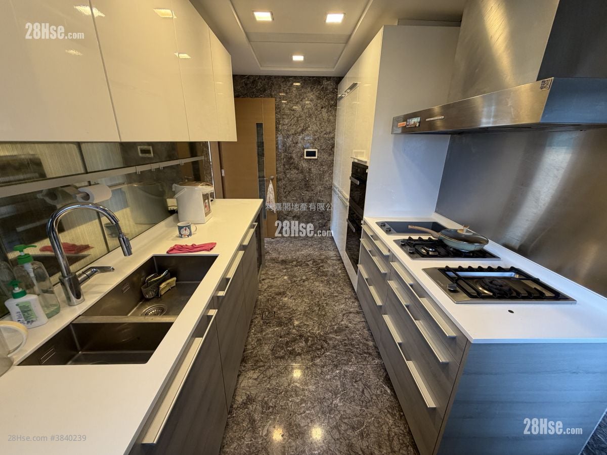 St.moritz Sell 4 Bedrooms , 3 Bathrooms 1,519 ft²