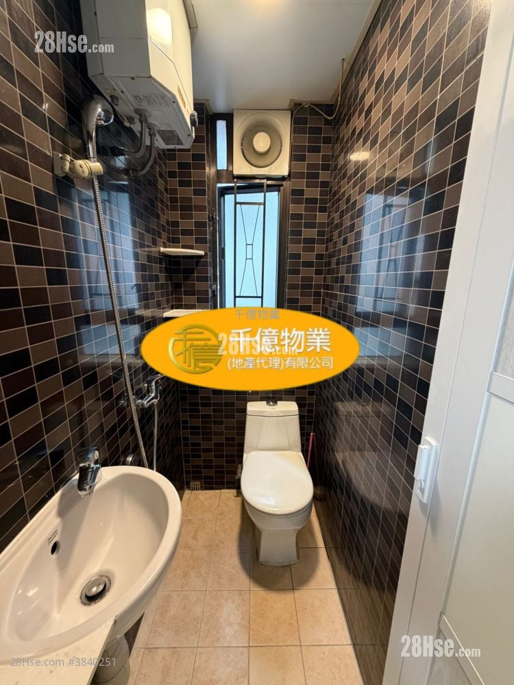 Wing Yip Building Rental 2 Bedrooms , 1 Bathroom 273 ft²