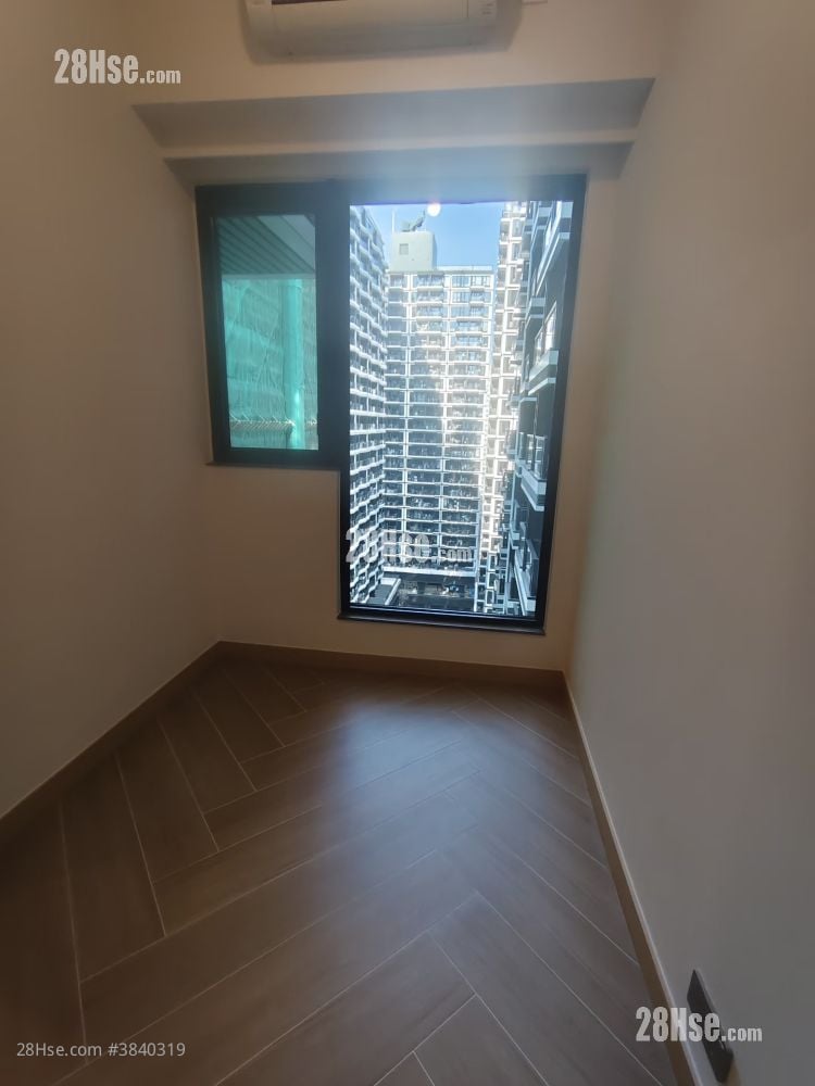 master room: 空房主卧
