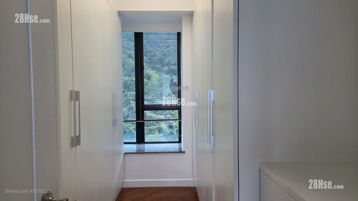 The Harbourview Rental 4 Bedrooms , 3 Bathrooms 1,998 ft²