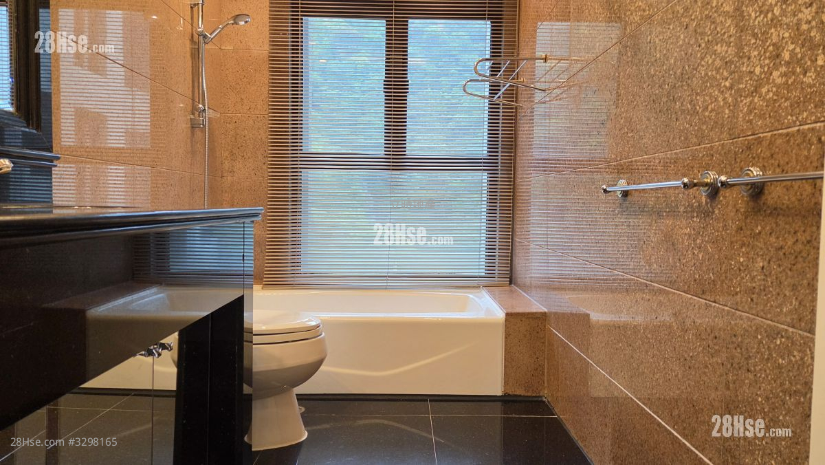 The Harbourview Rental 4 Bedrooms , 3 Bathrooms 1,998 ft²