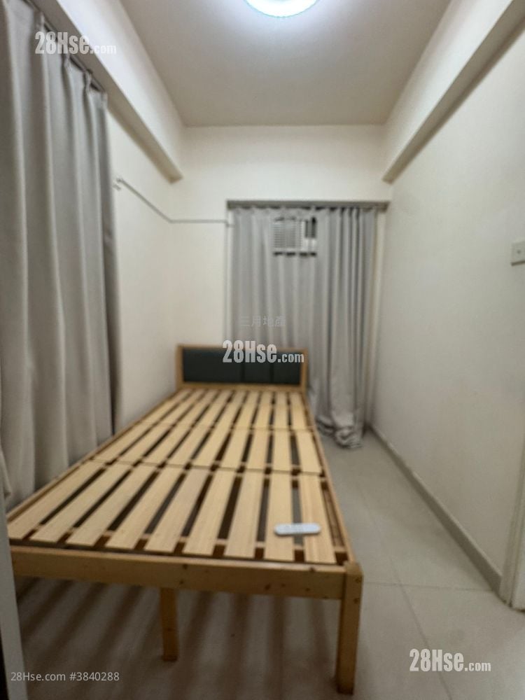 Tak Hay Building Rental 2 Bedrooms , 1 Bathroom 296 ft²