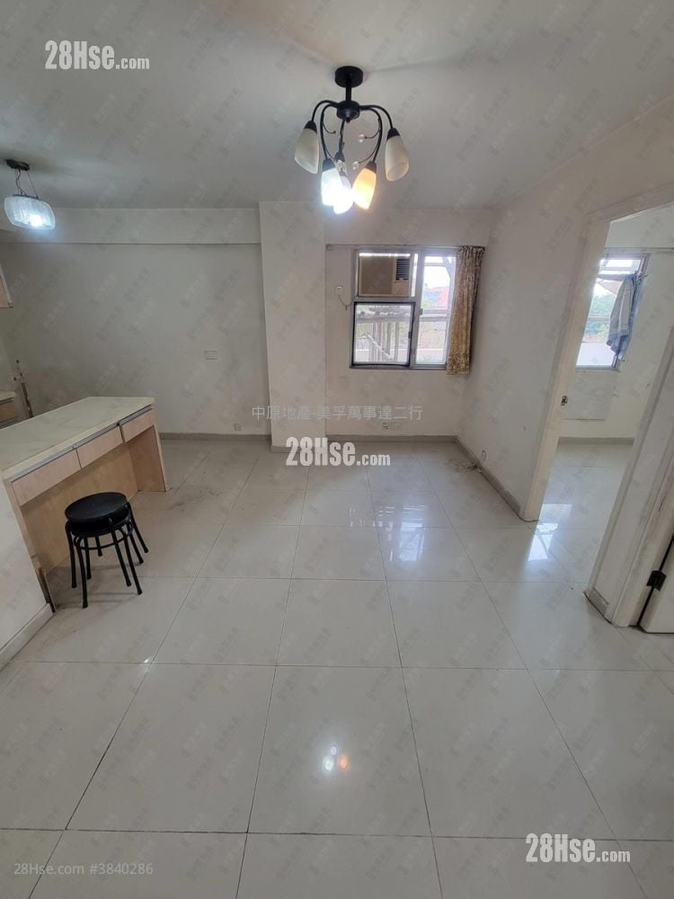Ching Lai Court Sell 2 Bedrooms , 1 Bathroom 440 ft²