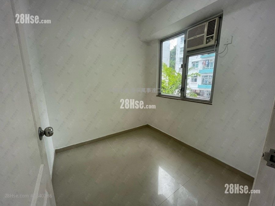 Ching Lai Court Sell 2 Bedrooms , 1 Bathroom 440 ft²