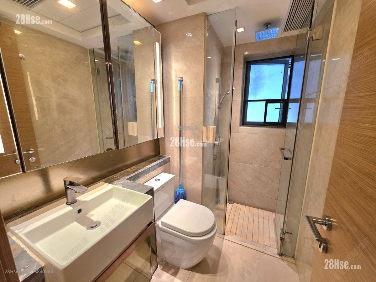 bathroom: Century Link Sell 3 Bedrooms , 2 Bathrooms 639 ft²