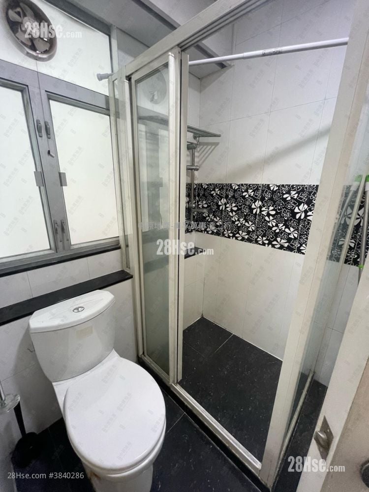 Ching Lai Court Sell 2 Bedrooms , 1 Bathroom 440 ft²
