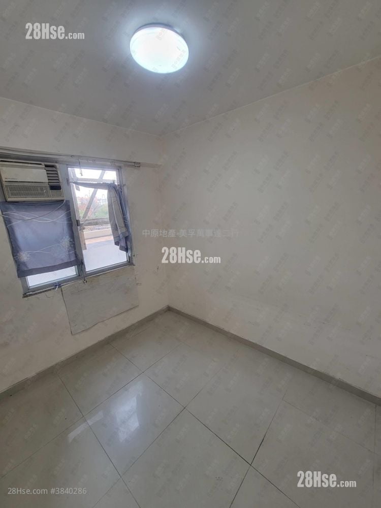 Ching Lai Court Sell 2 Bedrooms , 1 Bathroom 440 ft²