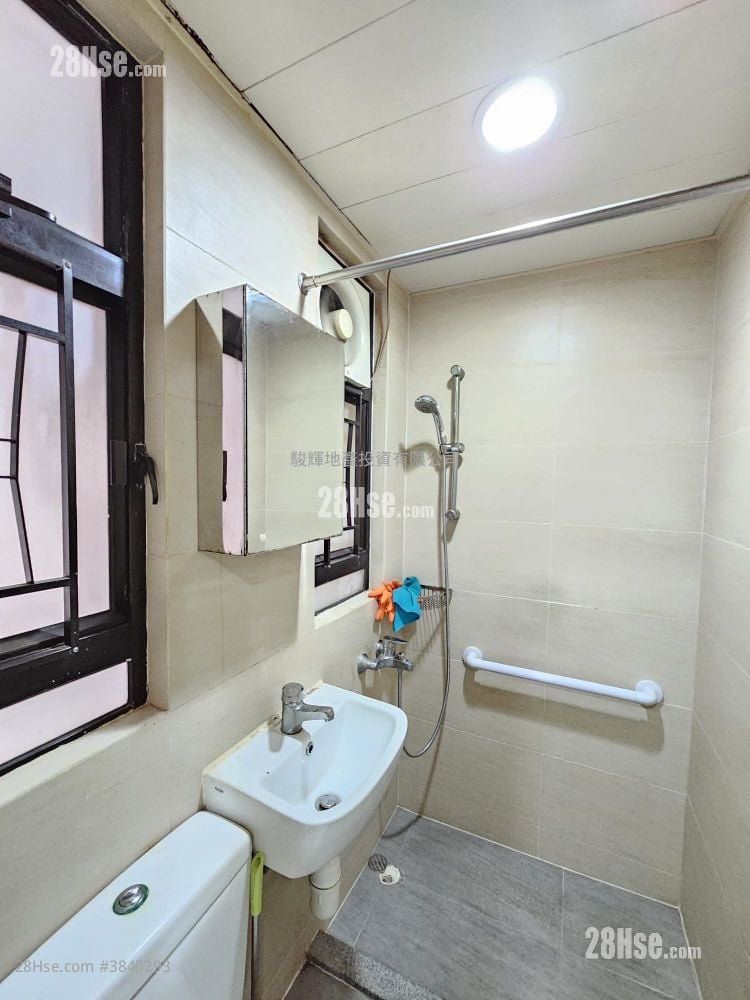 Ka Wui Building Sell 3 Bedrooms , 1 Bathroom 417 ft²