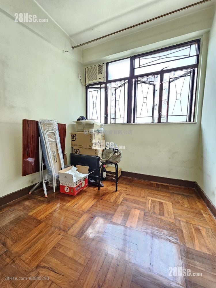 Ka Wui Building Sell 3 Bedrooms , 1 Bathroom 417 ft²