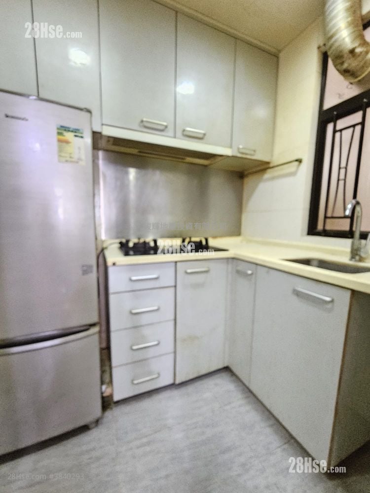 Ka Wui Building Sell 3 Bedrooms , 1 Bathroom 417 ft²