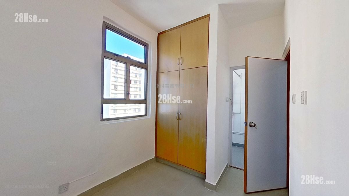 servant’s room: 111 Mount Butler Road Rental 3 Bedrooms , 2 Bathrooms 2,287 ft²