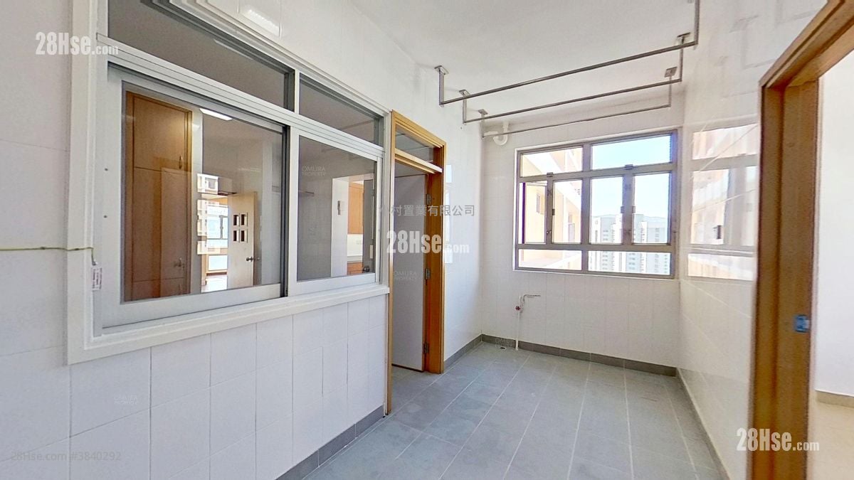 servant’s room: 111 Mount Butler Road Rental 3 Bedrooms , 2 Bathrooms 2,287 ft²