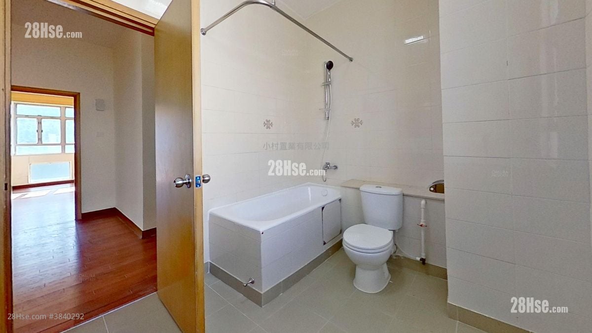bathroom: 111 Mount Butler Road Rental 3 Bedrooms , 2 Bathrooms 2,287 ft²