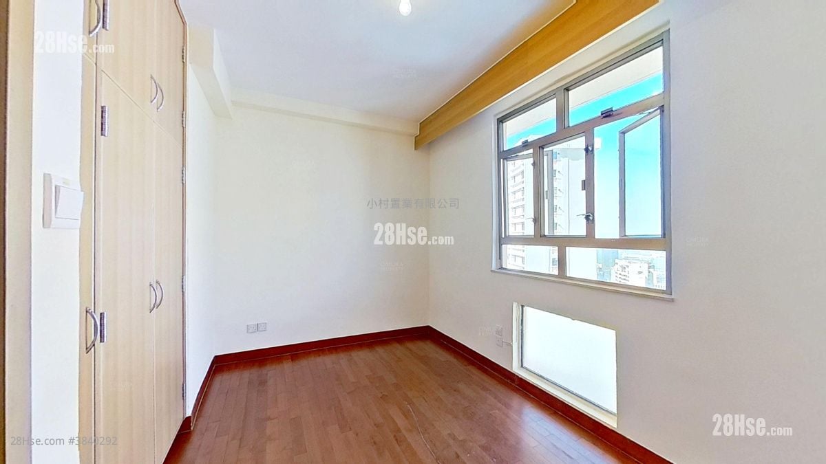 bedroom 3: 111 Mount Butler Road Rental 3 Bedrooms , 2 Bathrooms 2,287 ft²