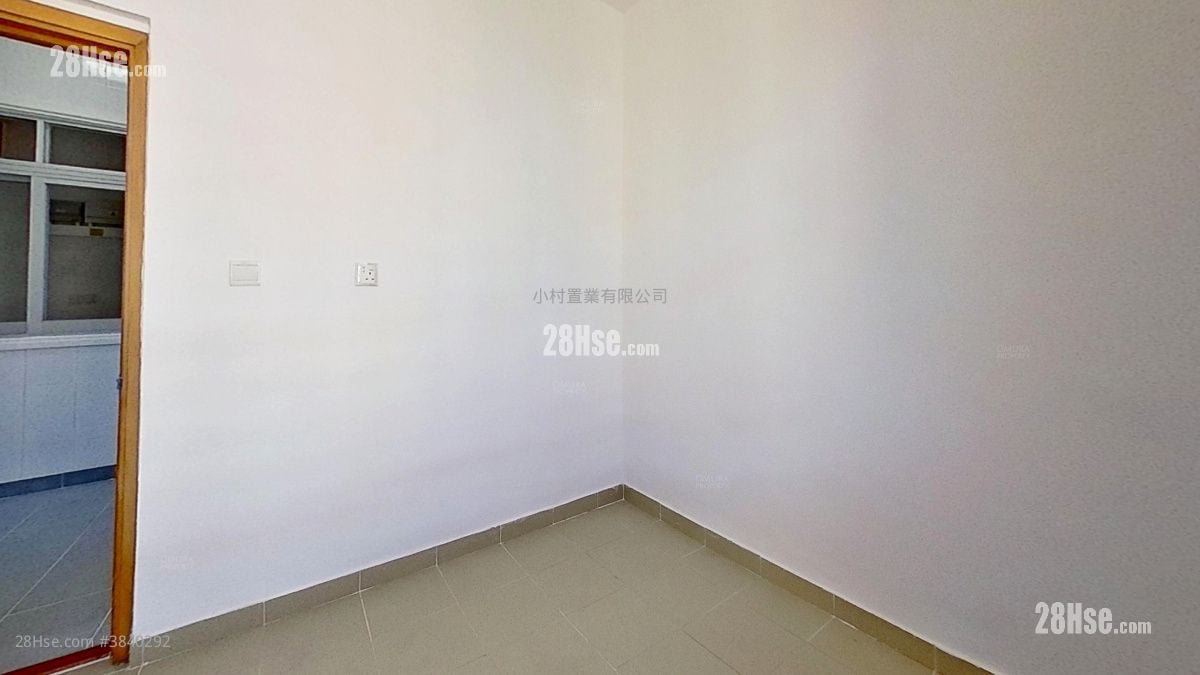 servant’s room: 111 Mount Butler Road Rental 3 Bedrooms , 2 Bathrooms 2,287 ft²