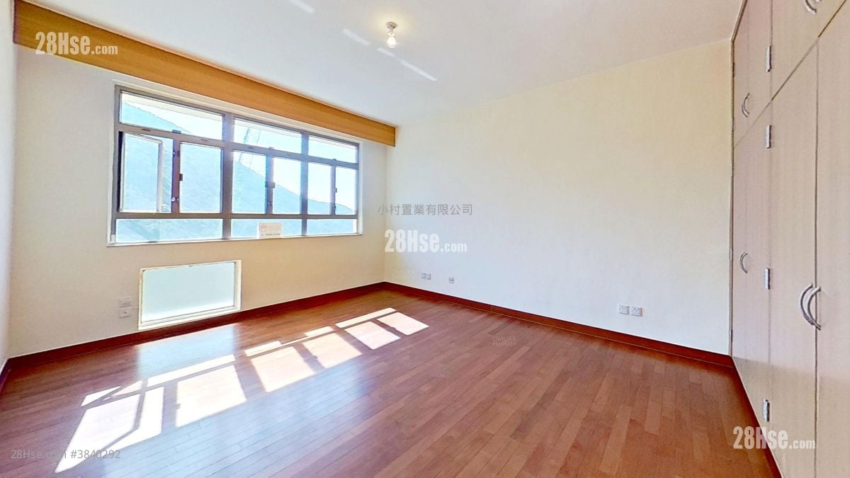 bedroom 2: 111 Mount Butler Road Rental 3 Bedrooms , 2 Bathrooms 2,287 ft²