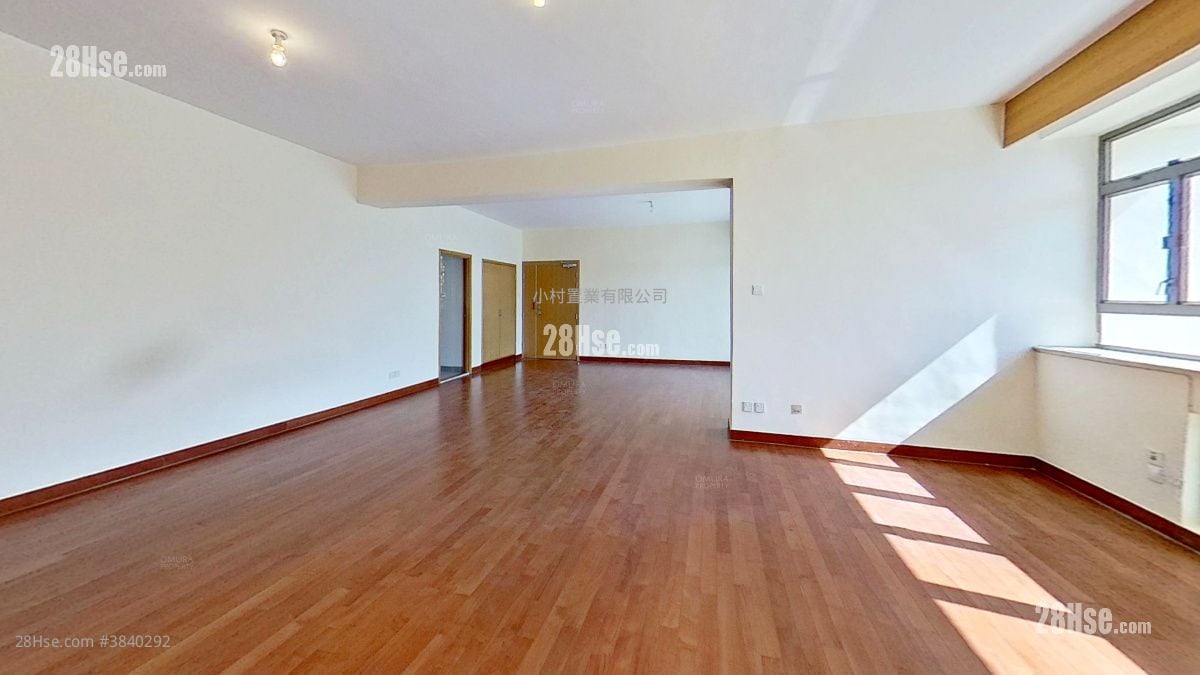 living room: 111 Mount Butler Road Rental 3 Bedrooms , 2 Bathrooms 2,287 ft²