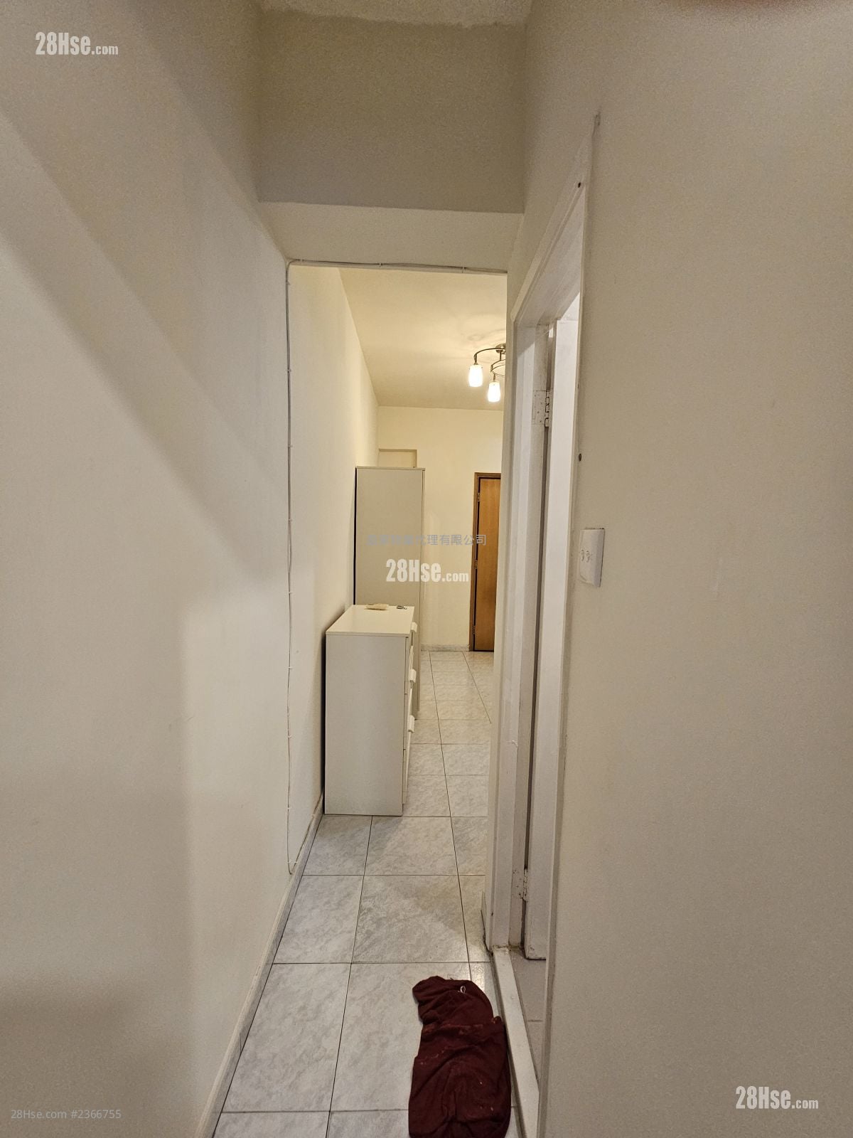 No. 32A Belcher's Street  Rental 2 Bedrooms , 1 Bathroom 300 ft²