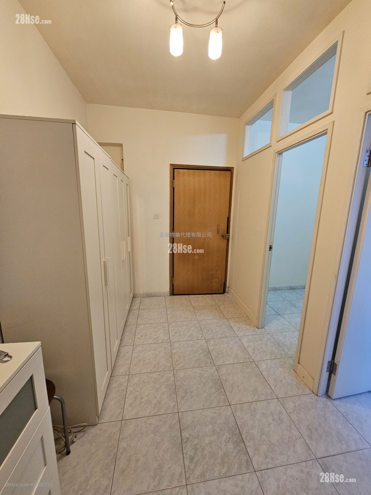 No. 32A Belcher's Street  Rental 2 Bedrooms , 1 Bathroom 300 ft²