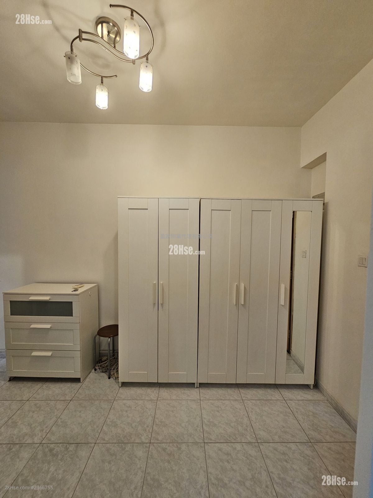 No. 32A Belcher's Street  Rental 2 Bedrooms , 1 Bathroom 300 ft²