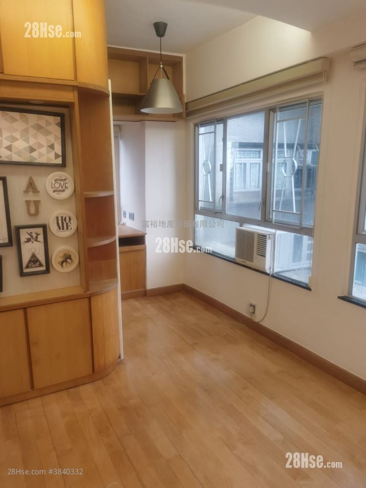 Golden Lion Garden Rental 1 Bedroom , 1 Bathroom 282 ft²