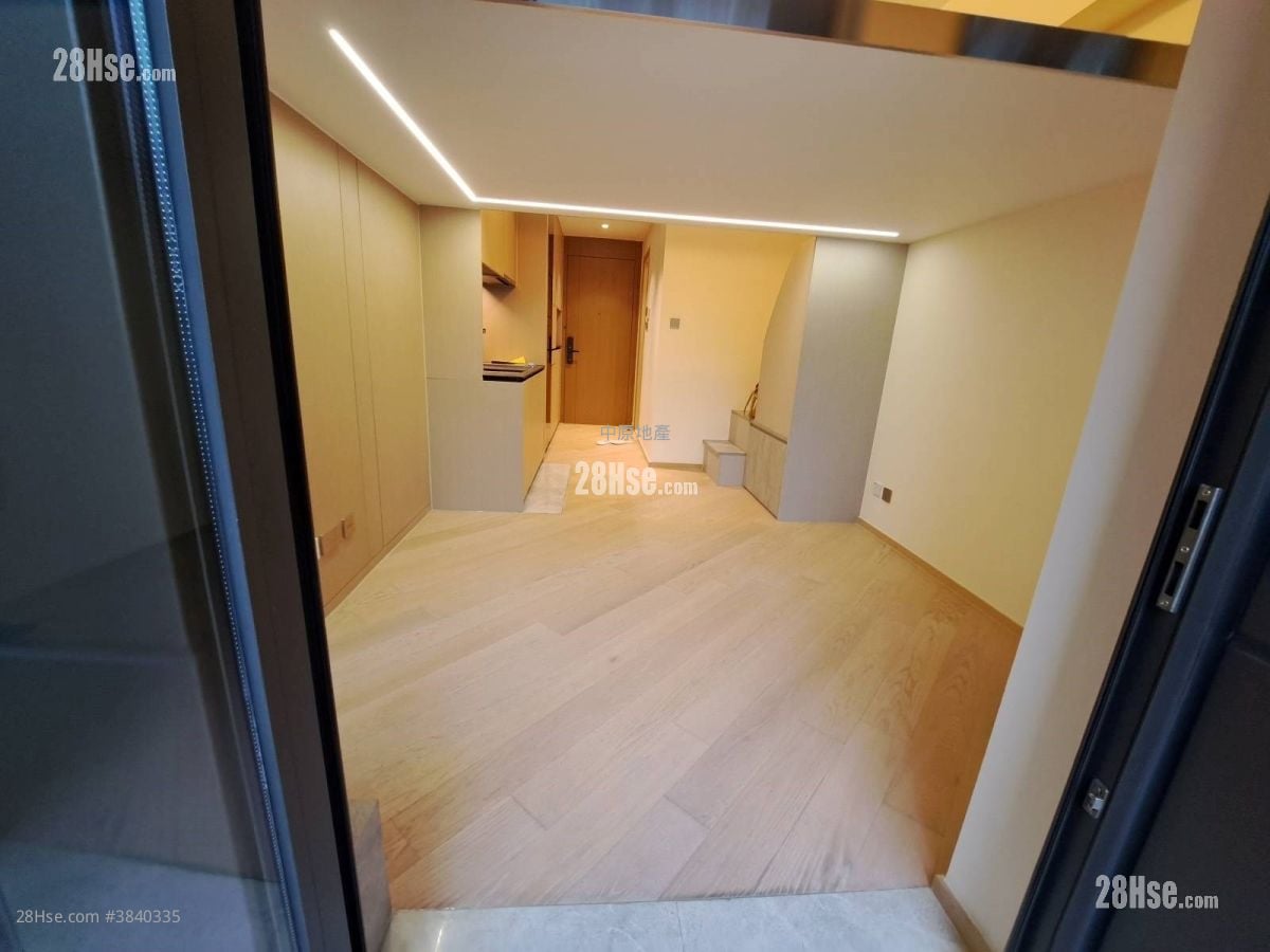 The Arles Sell Studio 237 ft²