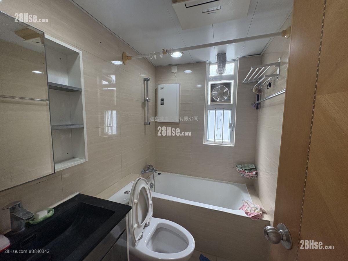 Whampoa Garden Sell 3 Bedrooms , 1 Bathroom 487 ft²