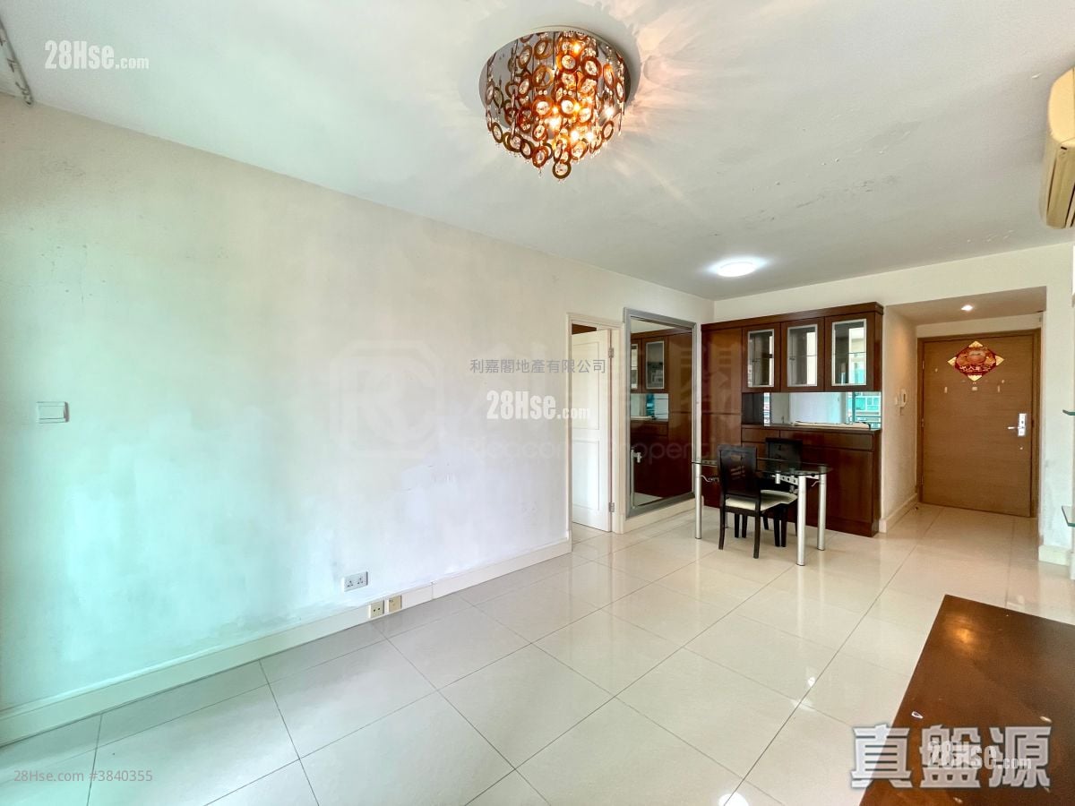 Metro Town Sell 3 Bedrooms , 1 Bathroom 594 ft²