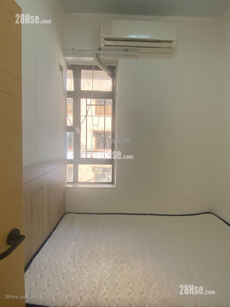 Overseas Court Rental 2 Bedrooms , 1 Bathroom 200 ft²