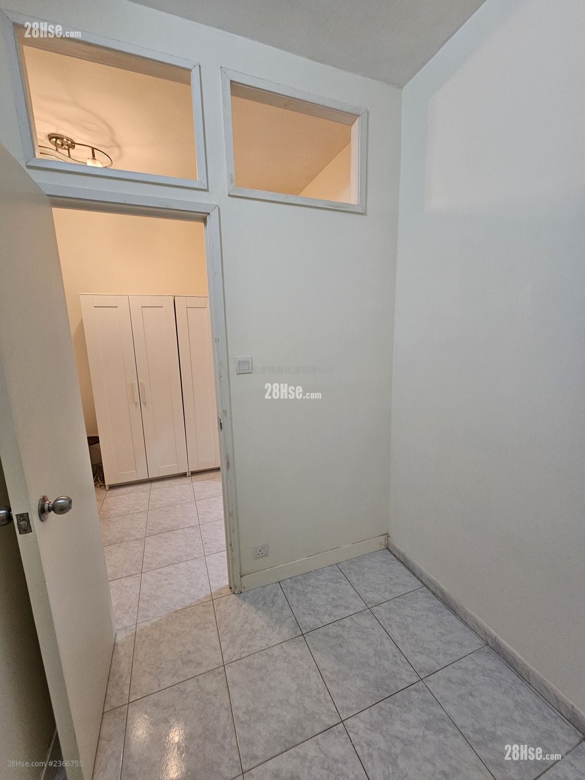 No. 32A Belcher's Street  Rental 2 Bedrooms , 1 Bathroom 300 ft²