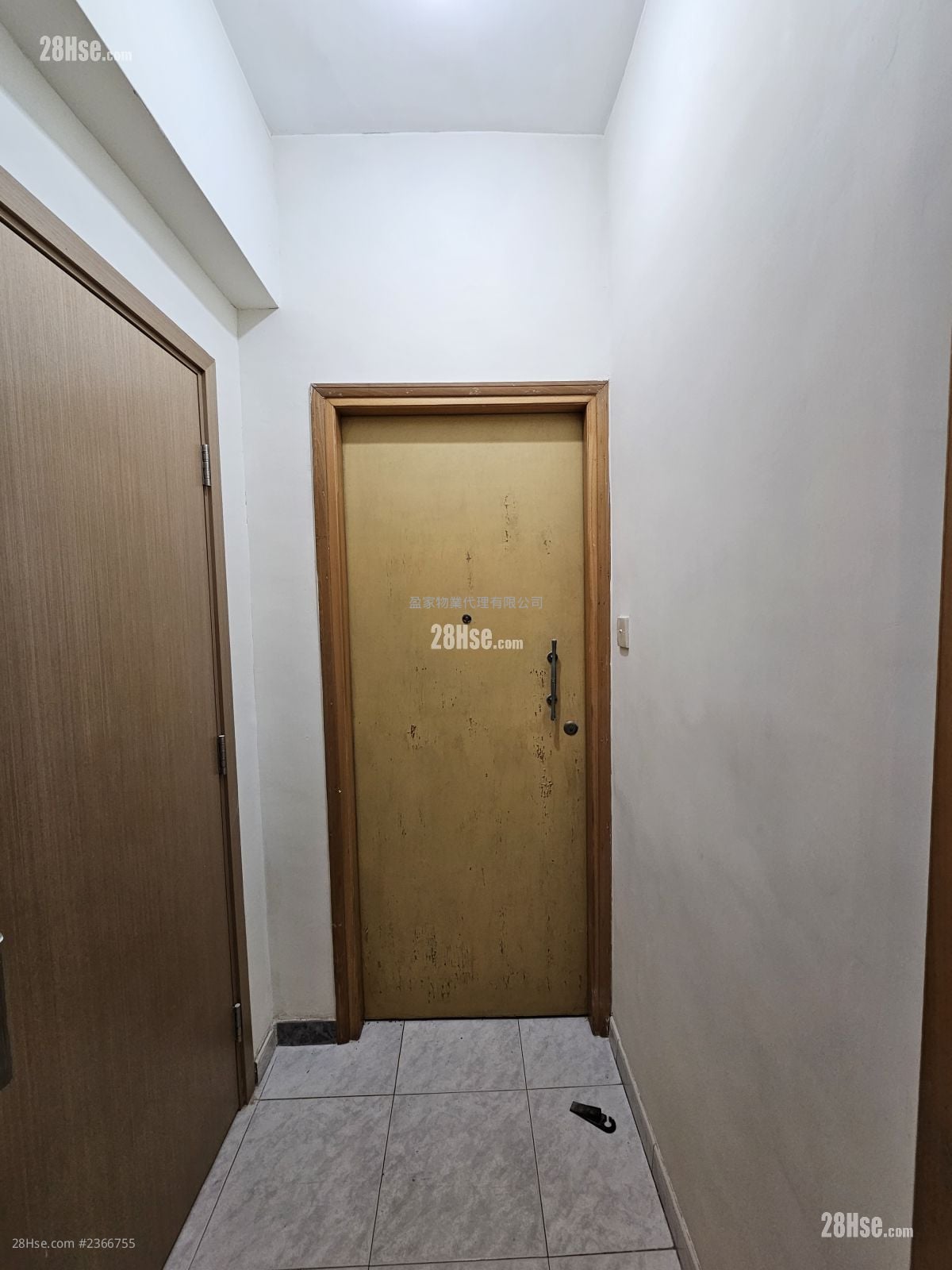 No. 32A Belcher's Street  Rental 2 Bedrooms , 1 Bathroom 300 ft²