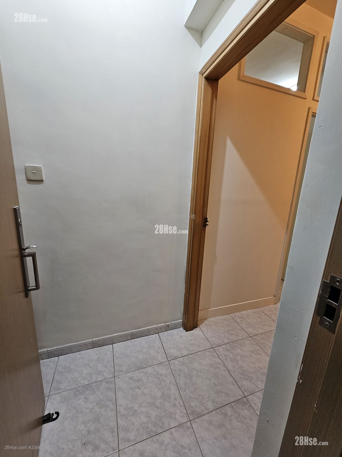 No. 32A Belcher's Street  Rental 2 Bedrooms , 1 Bathroom 300 ft²